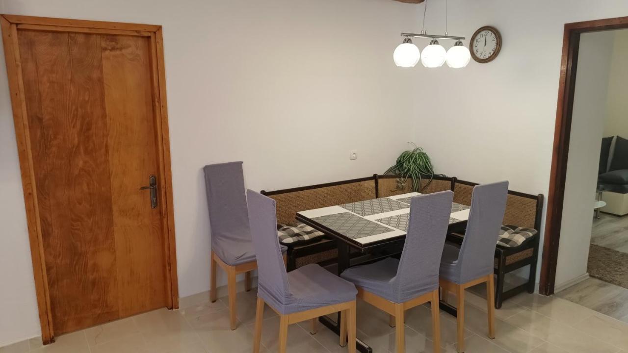 Apartment Dinka Kornić Esterno foto