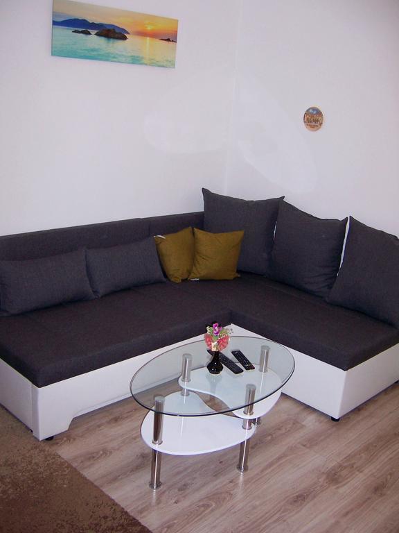 Apartment Dinka Kornić Esterno foto
